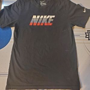Nike T Shirt